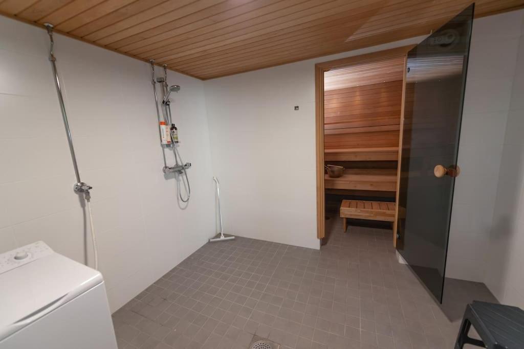 Апартаменты Stella Lapponia Two Floors 200 Sqm Рованиеми Экстерьер фото